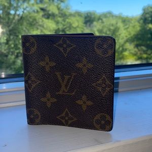 Authentic Louis Vuitton Monogram Men's Wallet